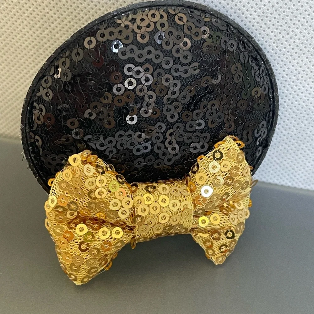 Minnie Mouse Ears Hair clips • Gold bows